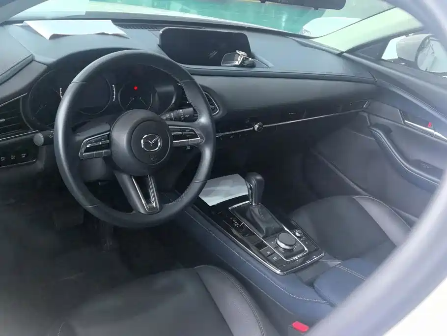 Mazda CX-30 2022 — фото 12