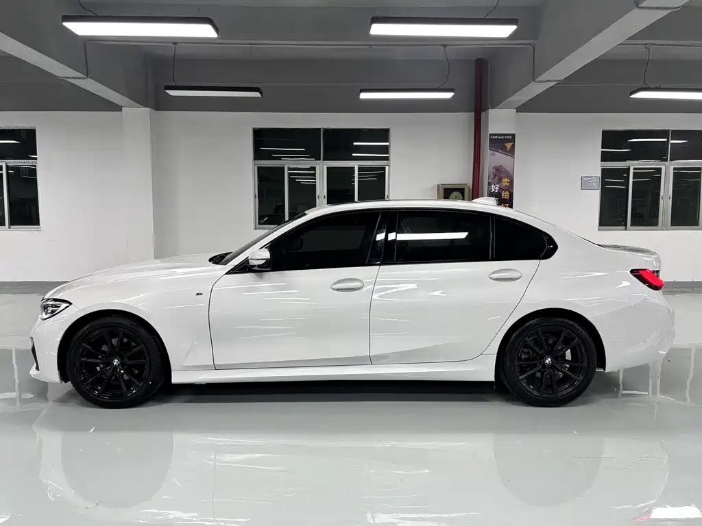 BMW 3 Series 2021 — фото 14