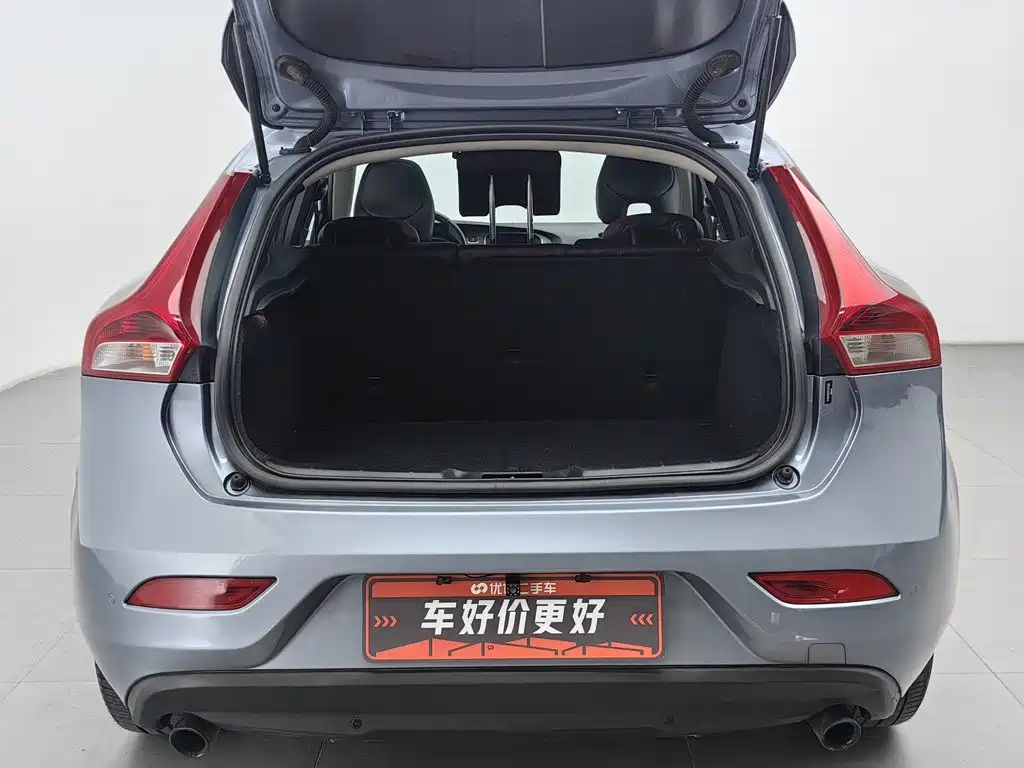 Volvo V40 2019 — фото 16