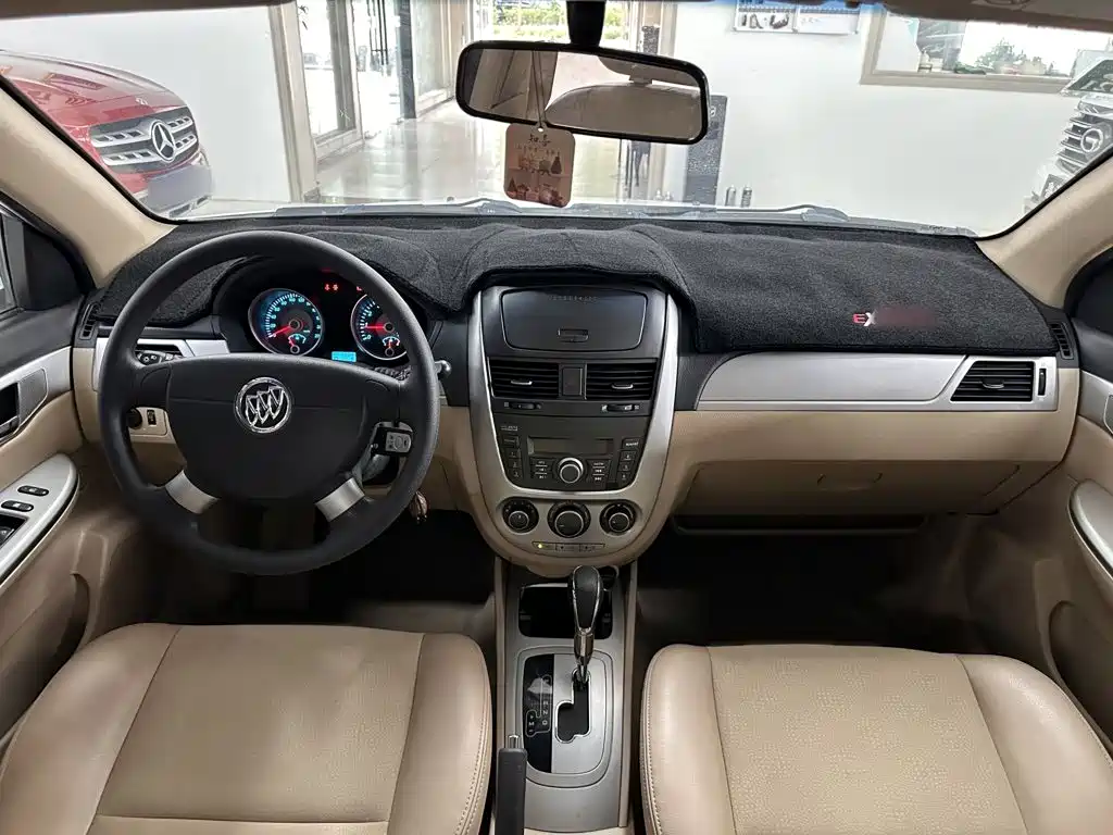 Buick Excelle 2015 — фото 13