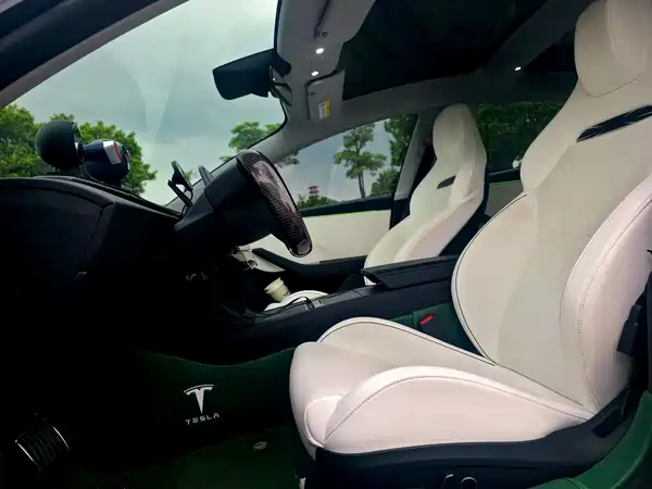 Tesla Model 3 2024