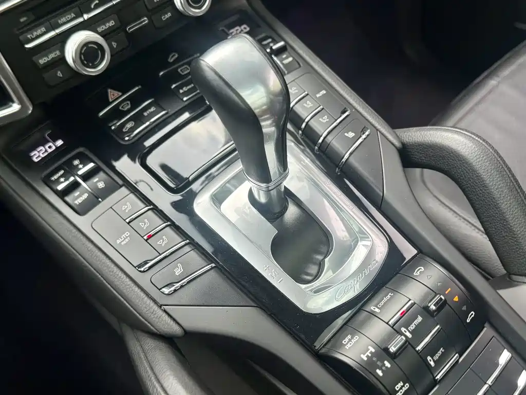 Porsche Cayenne 2011 — фото 11