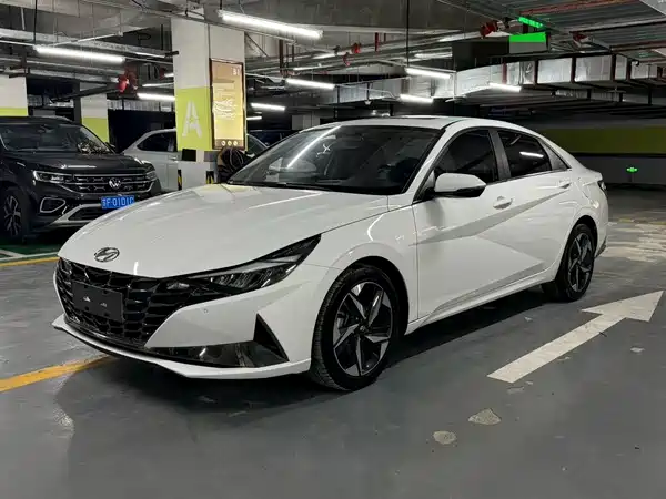 Hyundai Elantra 2023