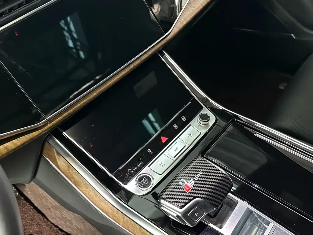 Audi Q7 2021 — фото 10