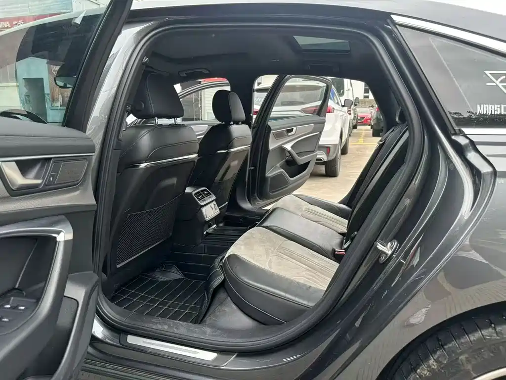 Audi A6L 2022
