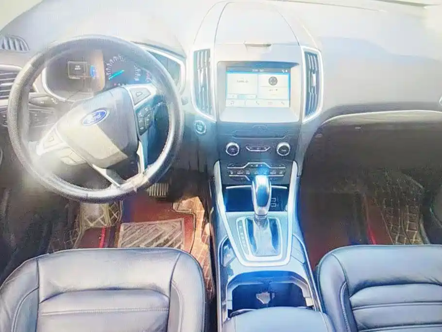 Ford Edge 2019 — фото 12