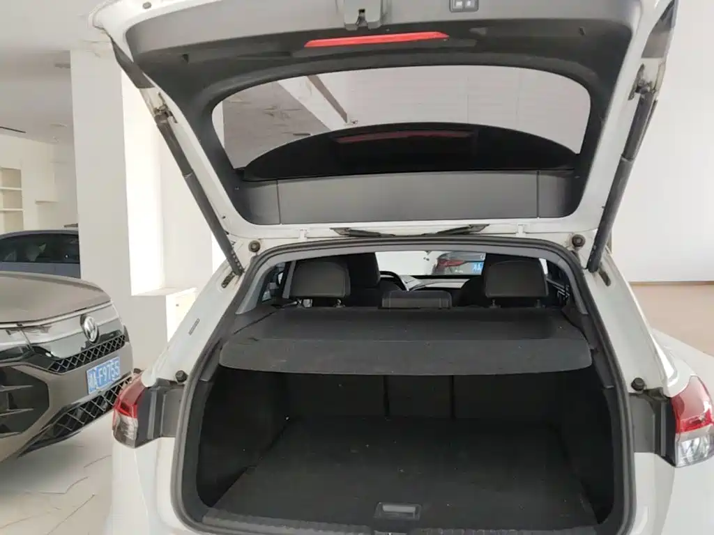Audi Q4 E-Tron 2023 — фото 15