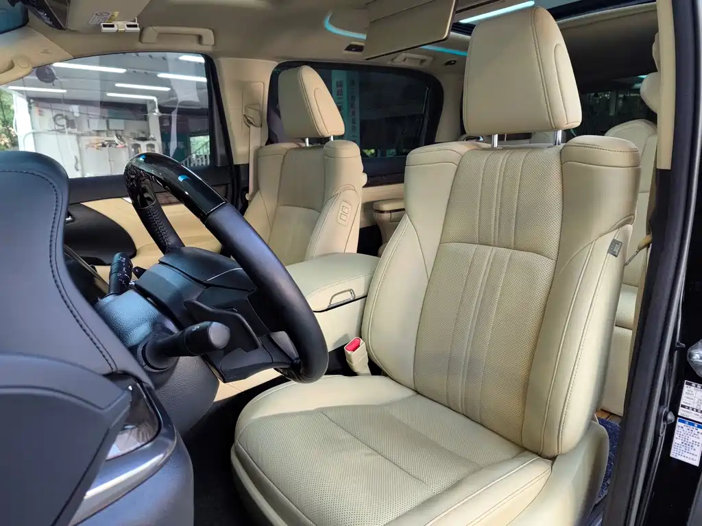 Toyota Vellfire 2022 — фото 15