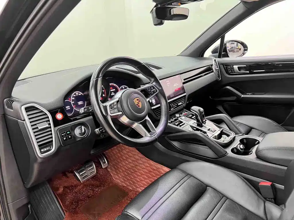 Porsche Cayenne 2019 — фото 11