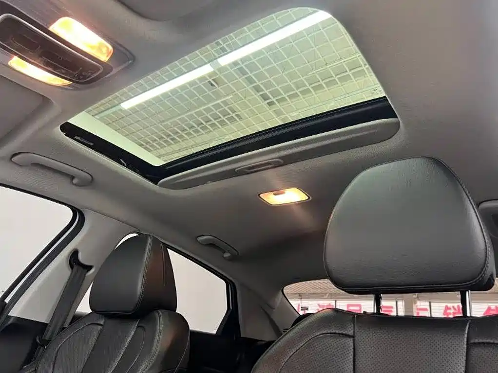 Hyundai Elantra 2023 — фото 14