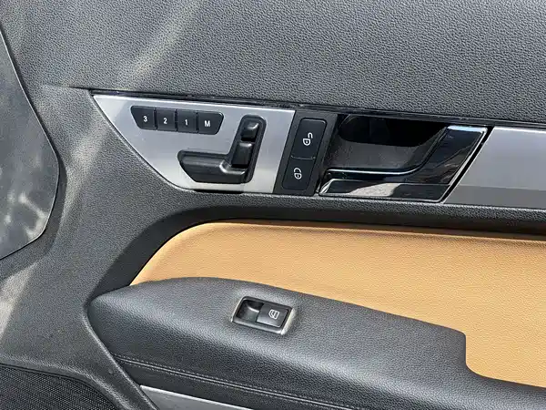 Mercedes-Benz E-Class 2011