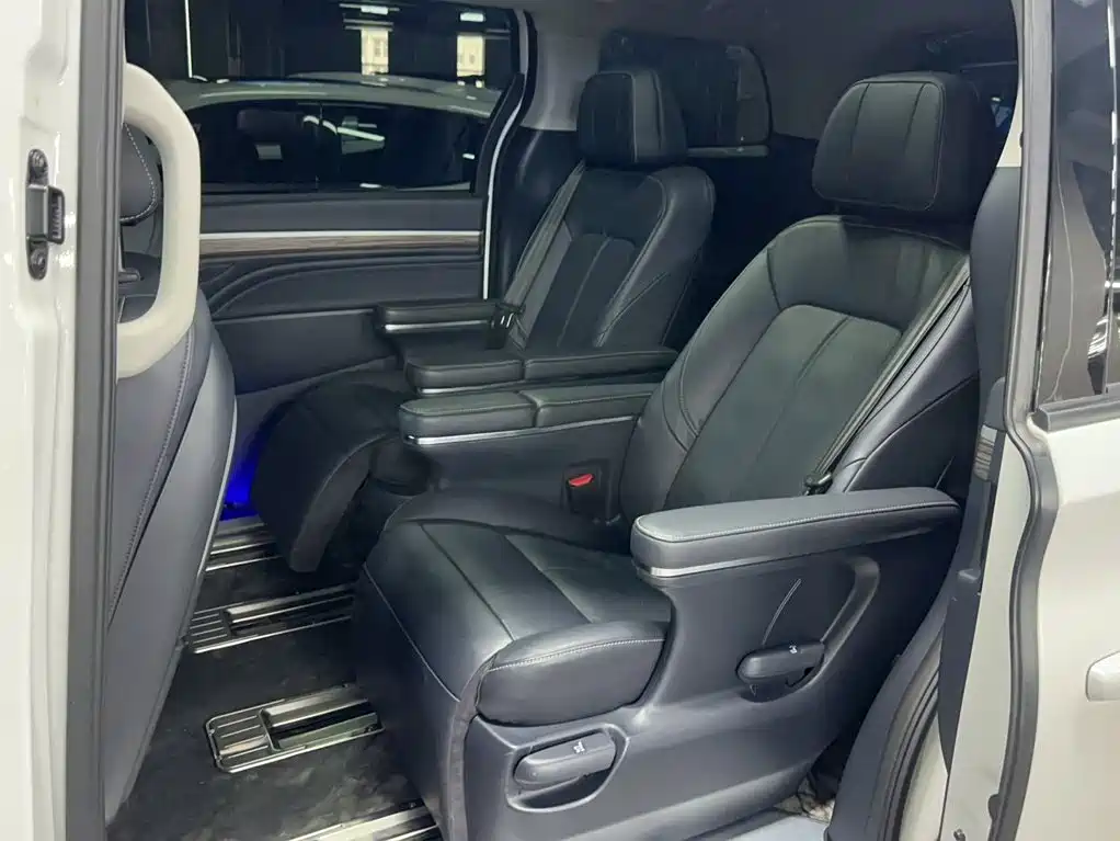 GAC Trumpchi M8 2023 — фото 13