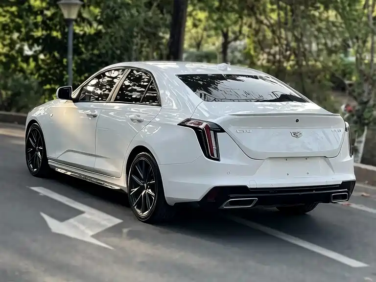 Cadillac CT4 2021 — фото 2