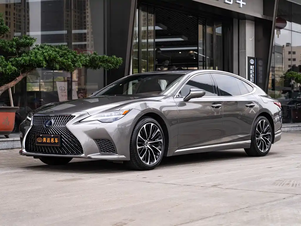 Lexus LS 2021 — фото 1
