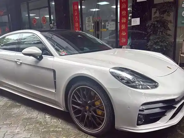 Porsche Panamera 2022