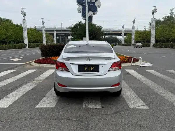 Hyundai Accent 2013