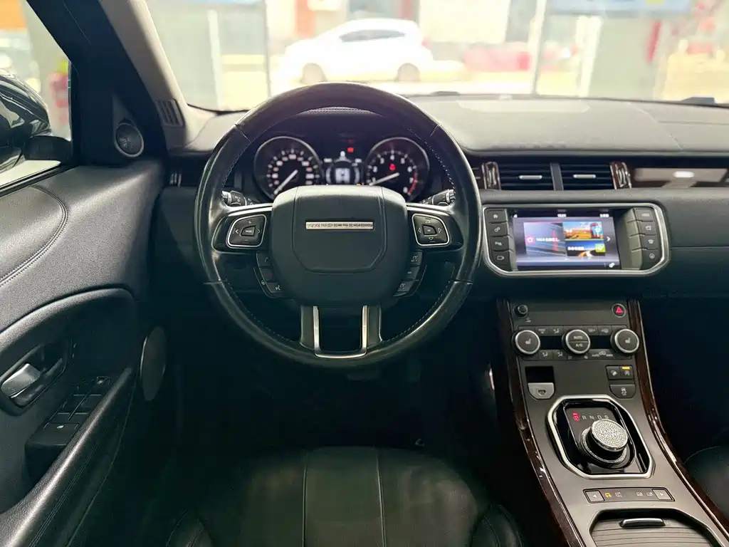 Land Rover Evoque 2017 — фото 24
