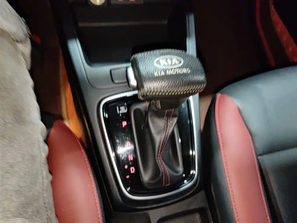 Kia KX Cross 2018 — фото 14