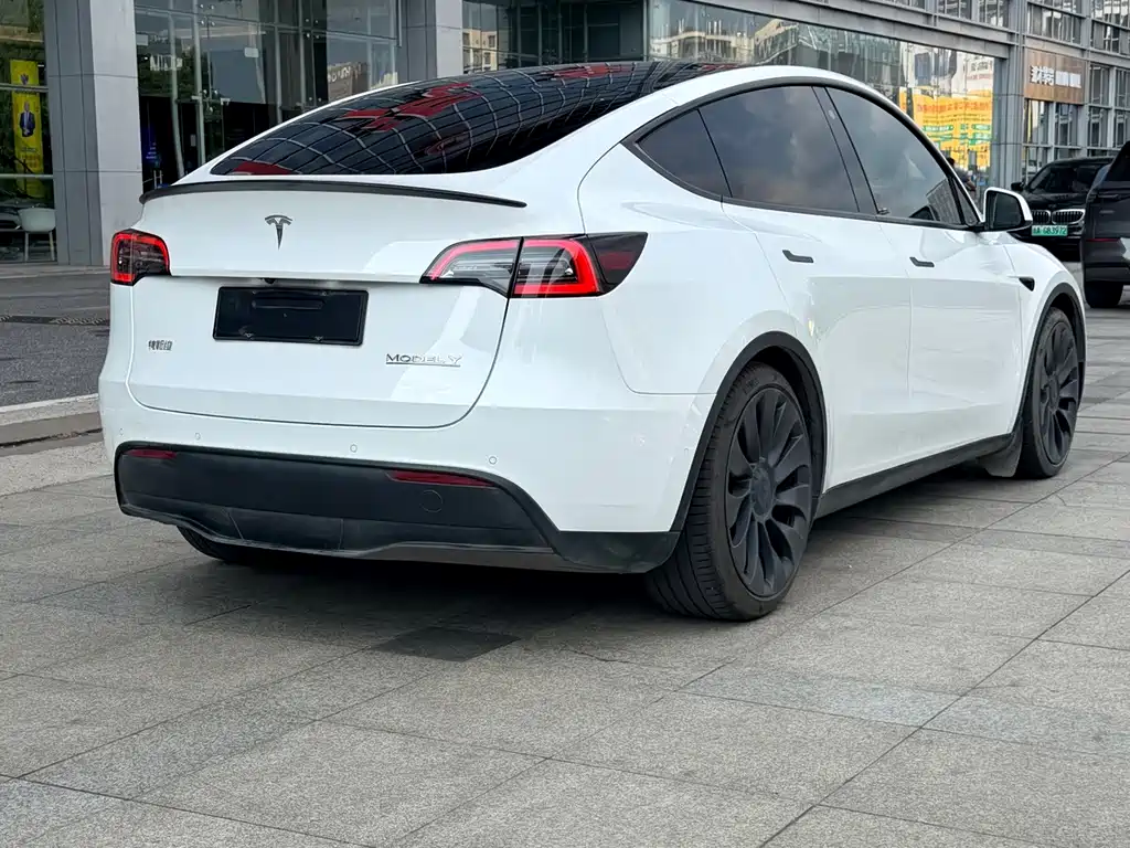 Tesla Model Y 2022 — фото 12