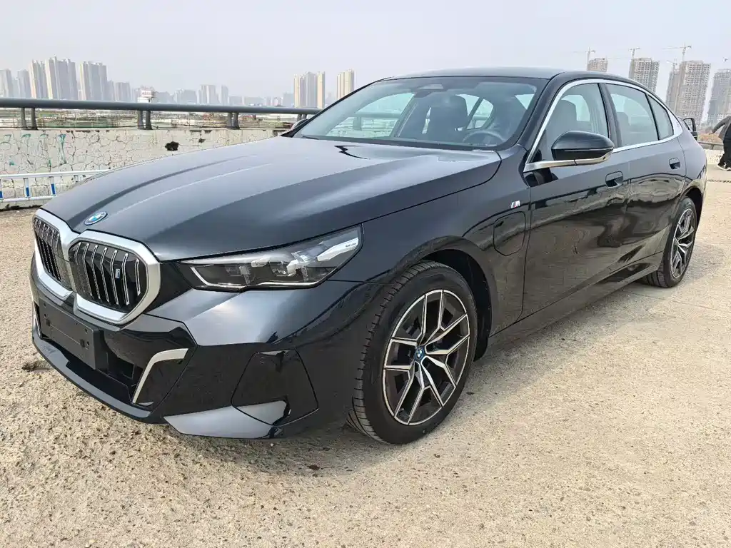 BMW i5 2024
