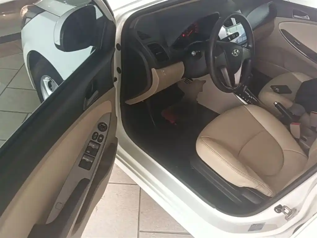 Hyundai Verna 2016 — фото 16