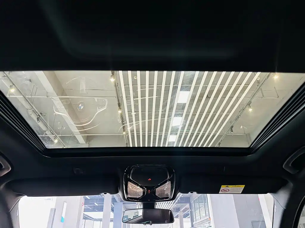 BMW 5 Series 2019 — фото 18