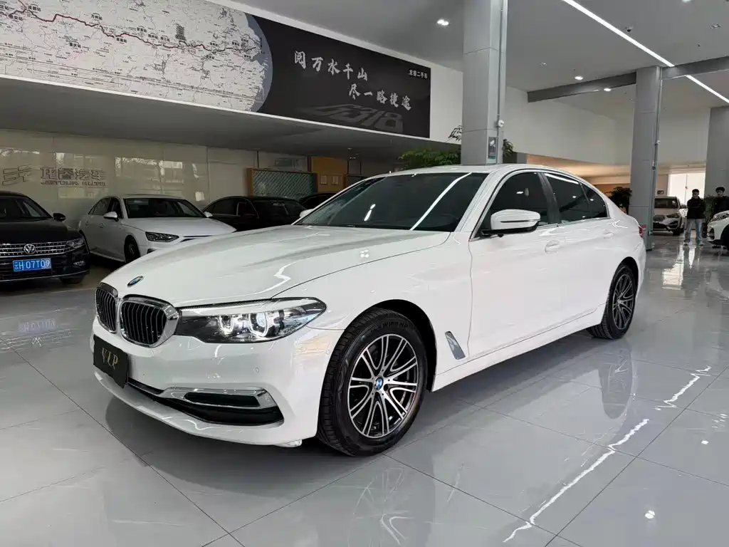BMW 5 Series 2019 — фото 3