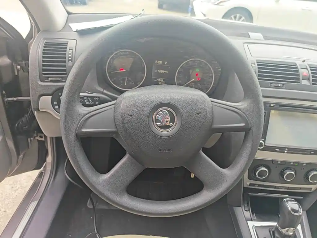 Skoda Octavia 2014 — фото 11