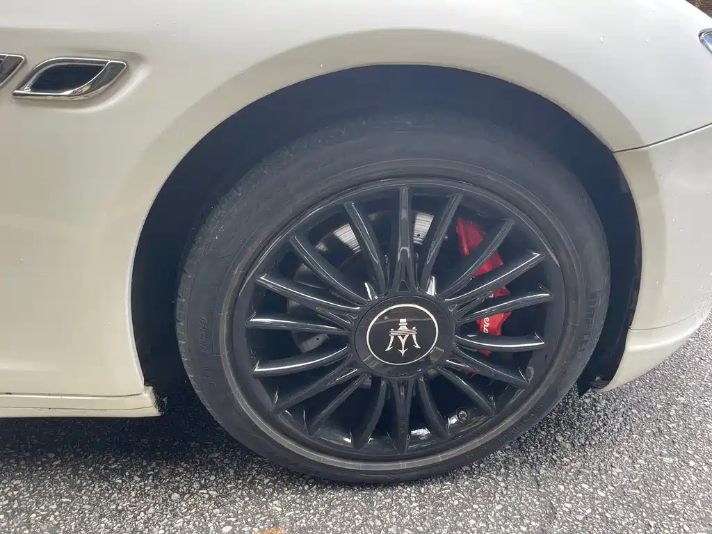 Maserati Quattroporte 2015 — фото 13