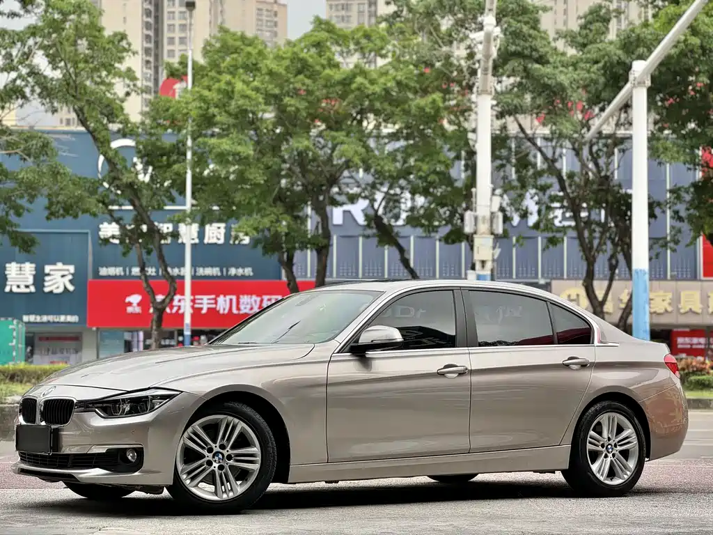 BMW 3 Series 2017 — фото 1