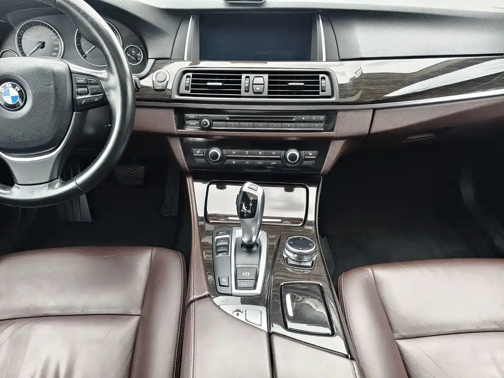 BMW 5 Series 2013 — фото 14