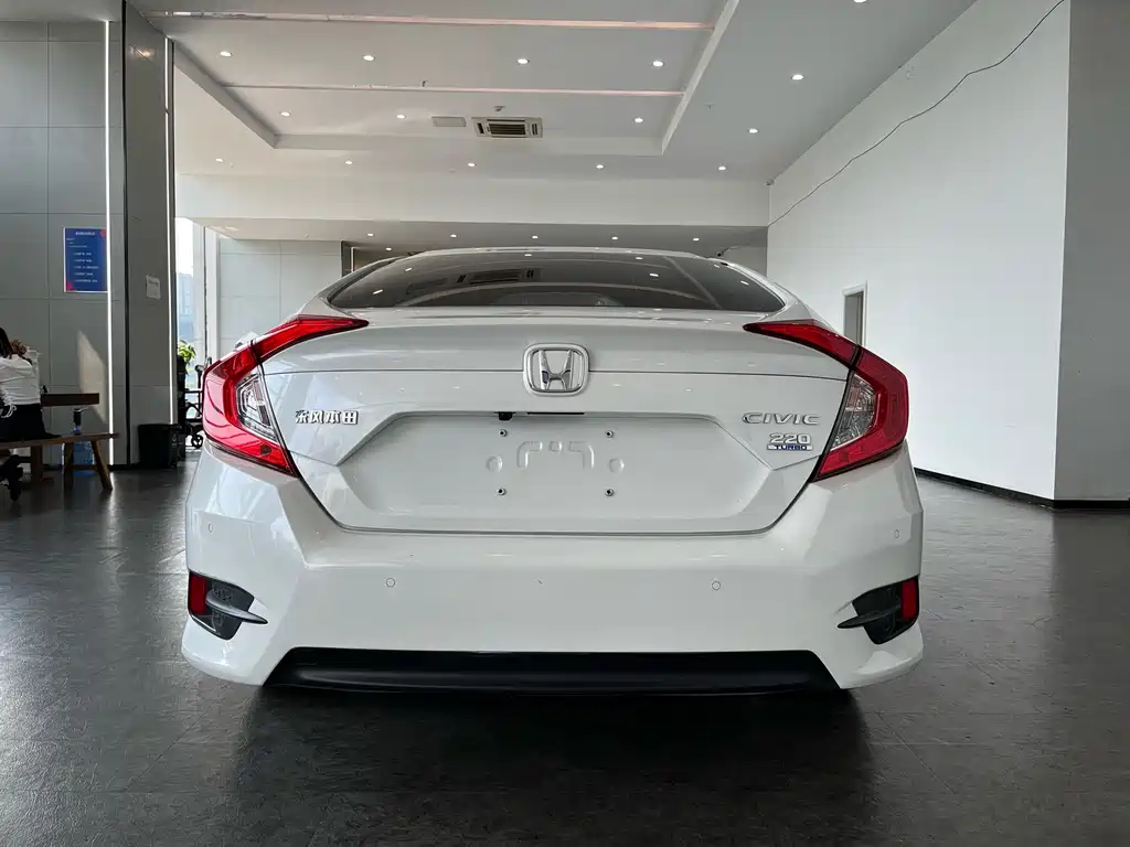 Honda Civic 2019 — фото 10
