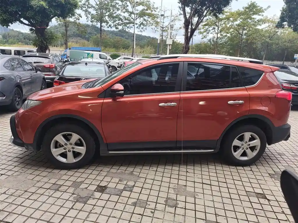 Toyota RAV4 2014 — фото 22