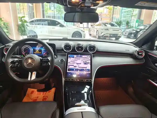 Mercedes-Benz C-Class 2023