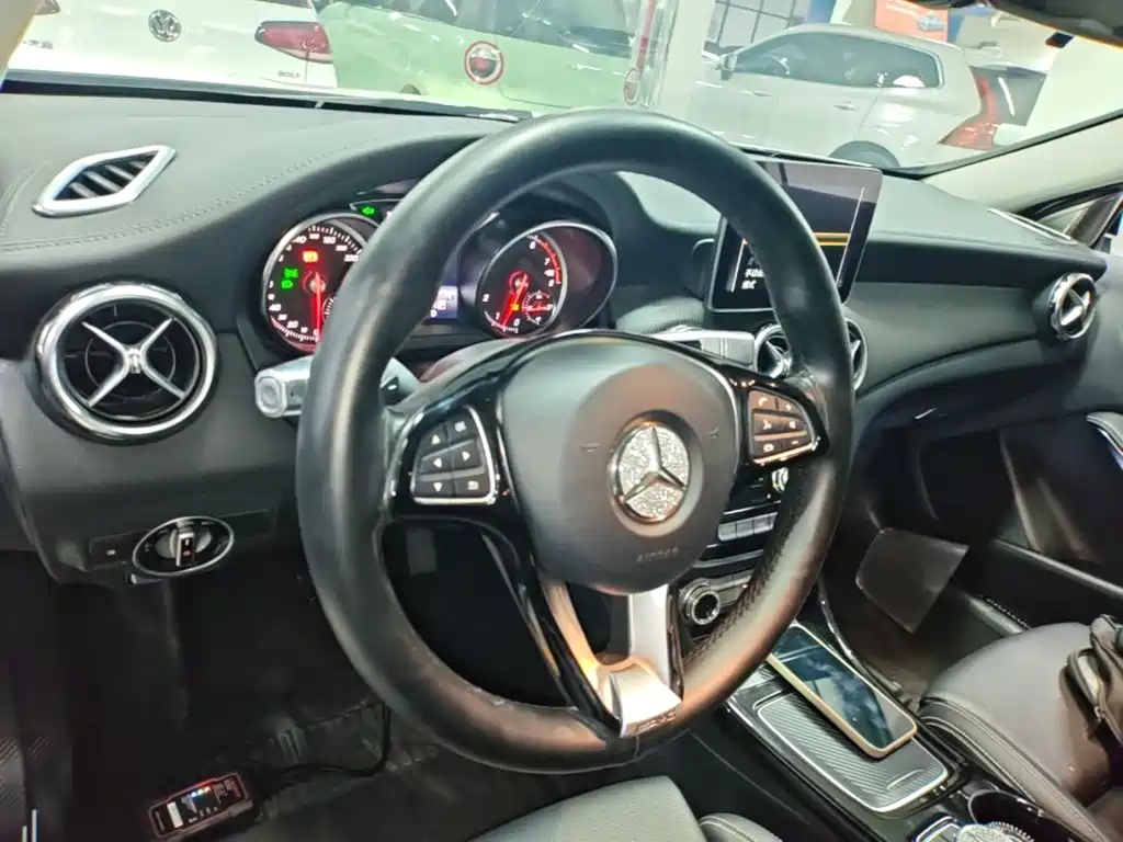 Mercedes-Benz GLA 2018 — фото 10