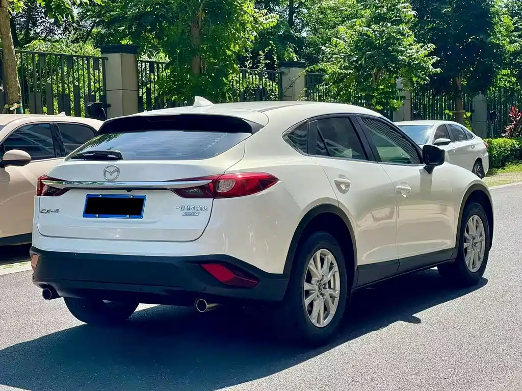 Mazda CX-4 2018 — фото 9