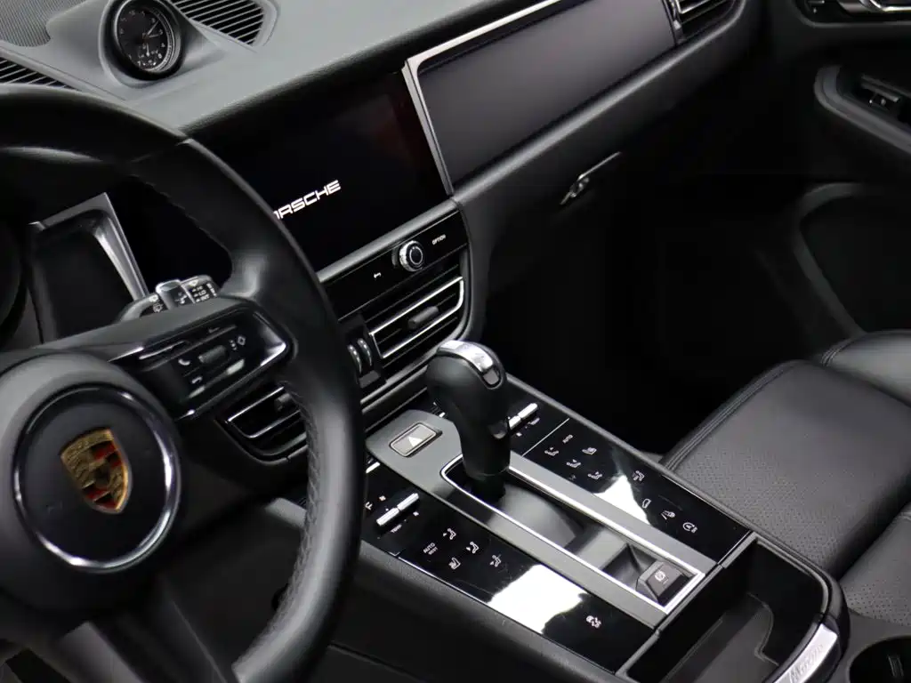 Porsche Macan 2023 — фото 12