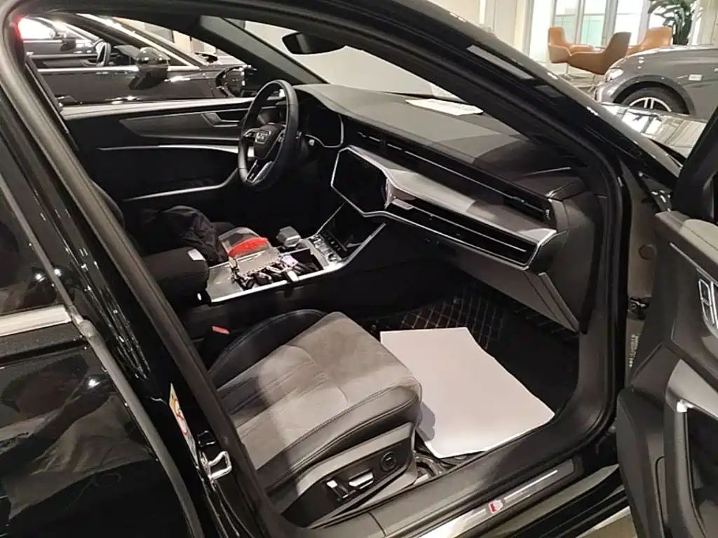 Audi A6L 2025 — фото 25