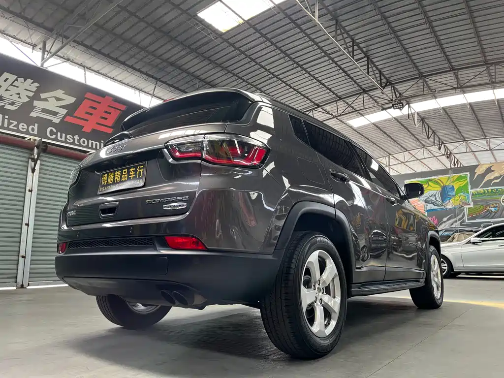 Jeep Compass 2019 — фото 9