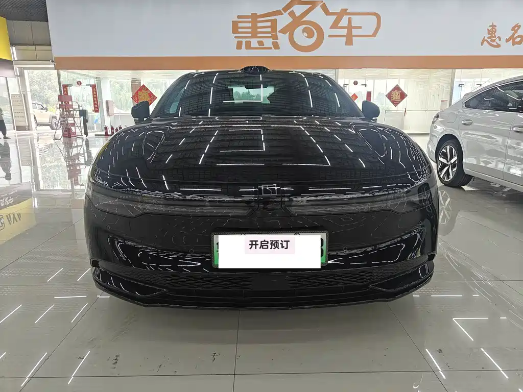 Zeekr 007 2025