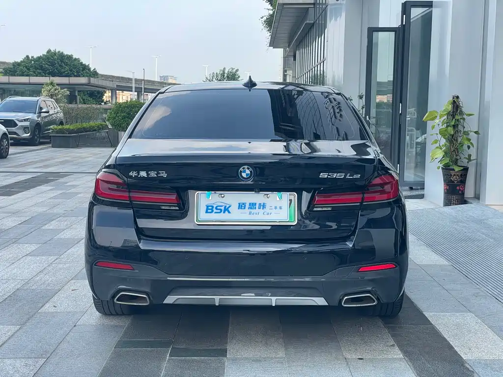 BMW 5 Series New Energy 2023 — фото 13
