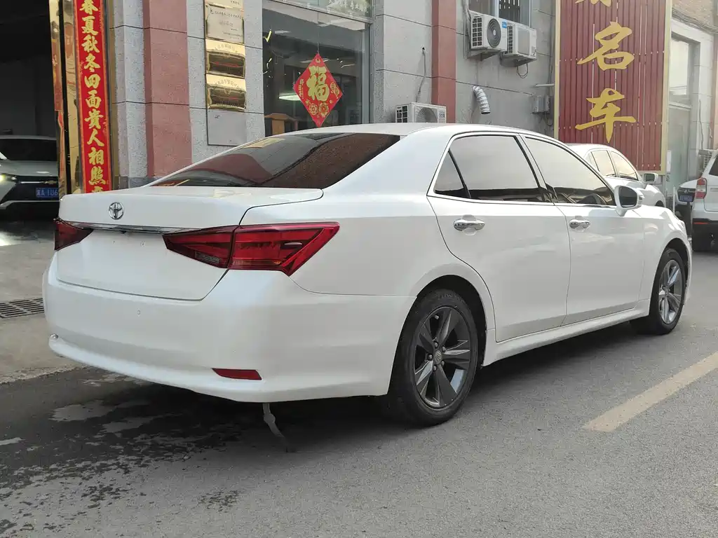 Toyota Crown 2015 — фото 4