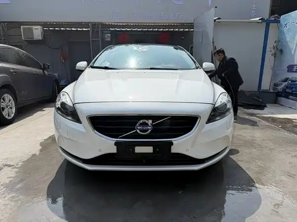 Volvo V40 2017