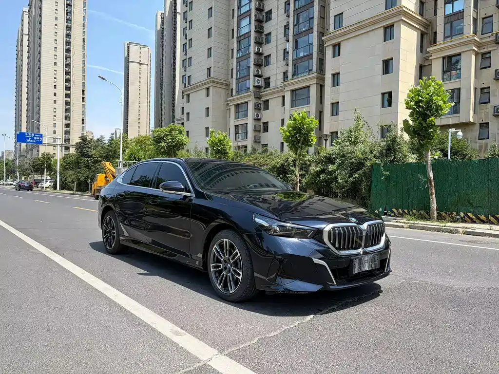 BMW 5 Series 2025