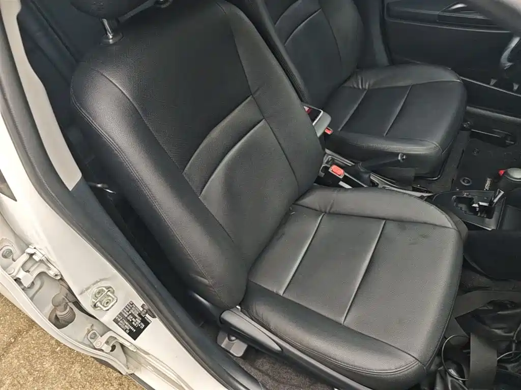 Toyota Yaris L 2021 — фото 25