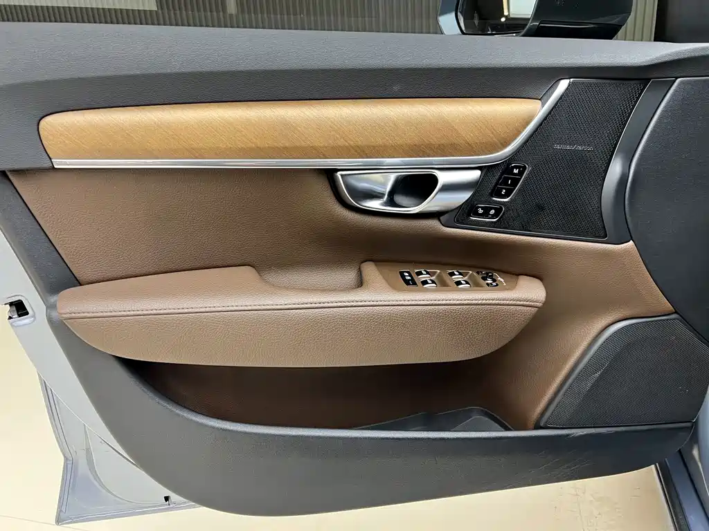 Volvo S90 2019 — фото 16