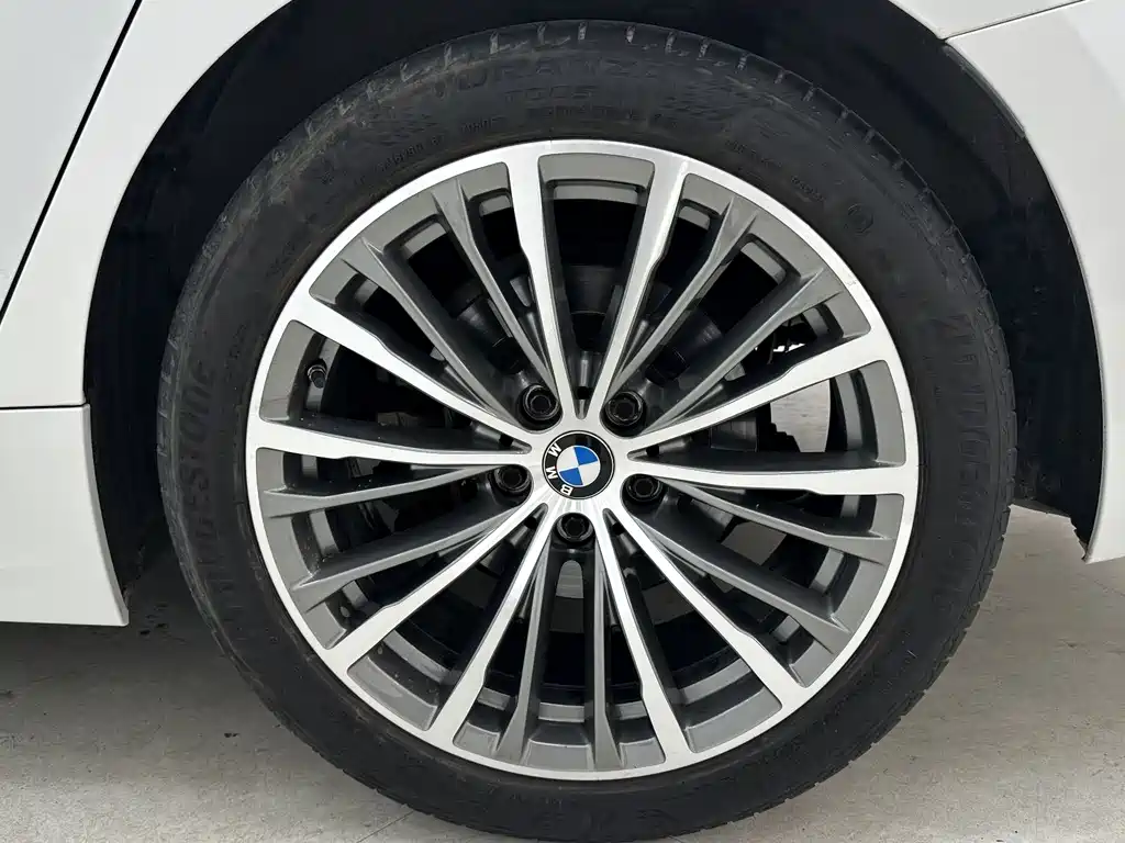 BMW 3 Series 2022 — фото 16