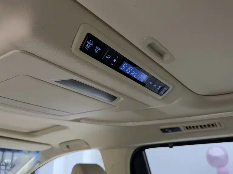 Toyota Alphard 2022 — фото 9