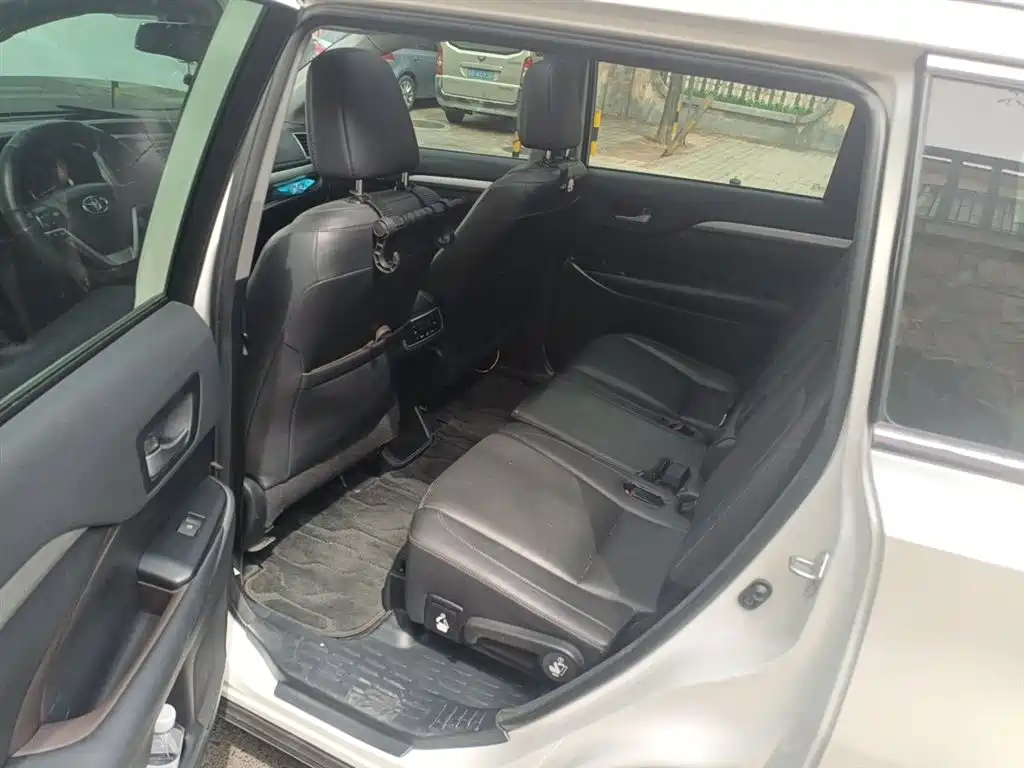Toyota Highlander 2015 — фото 15