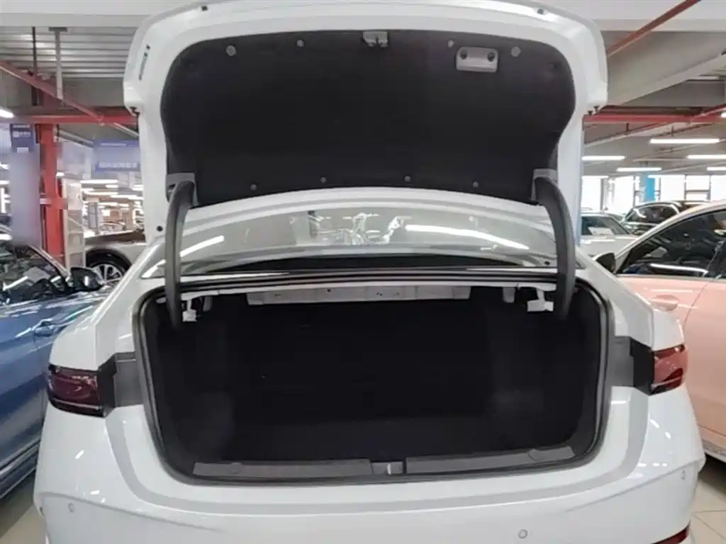 BYD Qin PLUS 2025 — фото 19
